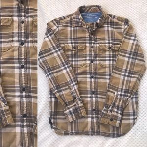 🔴Gap men’s plaid button up shirt- M